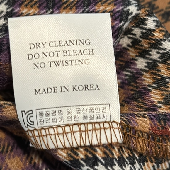 Black Friday long sleeves Blouse. Size M no tag with the size on it. NWOT. - Picture 8 of 9